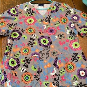 Size M scrub top